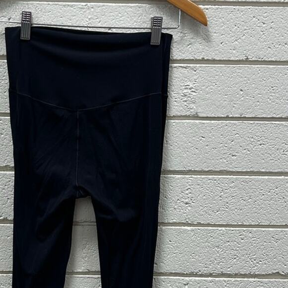 Aerie Offline Black Flare Leggings size M - Picture 8 of 8